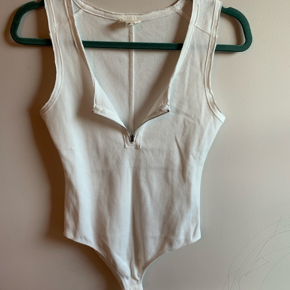 NWOT 143 Story White Bodysuit M